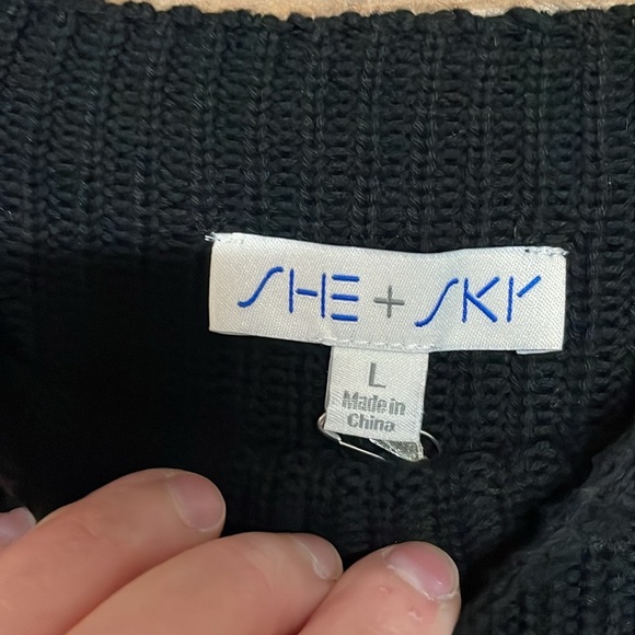 She + Sky size Large Short Sleeve Oversize Black Soft Knit Sweater with Pocket - Picture 4 of 6